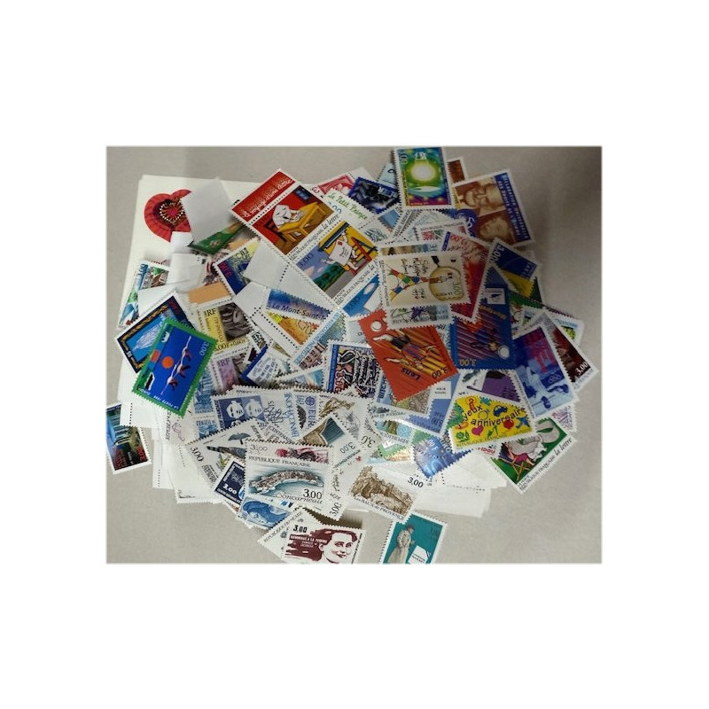 1245 timbres à 3,00 Francs (3735 Frs soit 569 €) 1245 timbres à 3,00 Francs (3735 Frs soit 569 €)