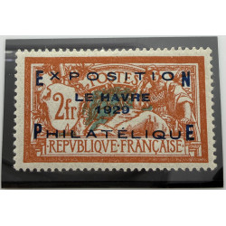 Timbre de France n° 257A avec trace de charnière